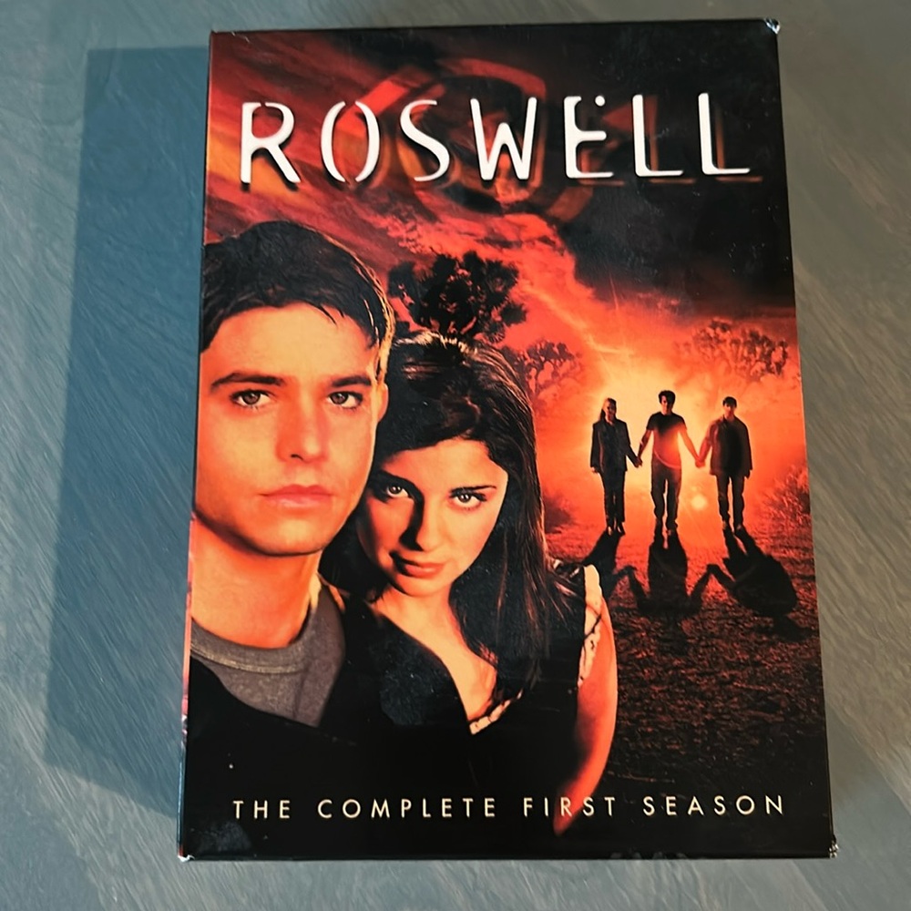 1999's Roswell DVD Complete Season 1